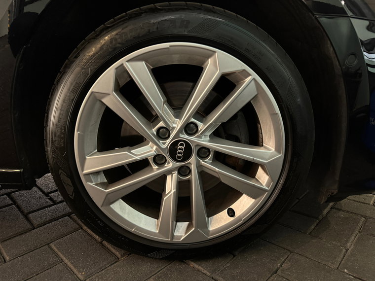 Vehicle Image 22