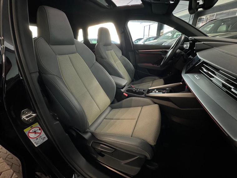 Vehicle Image 38