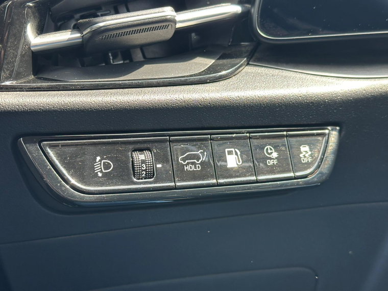 Vehicle Image 28
