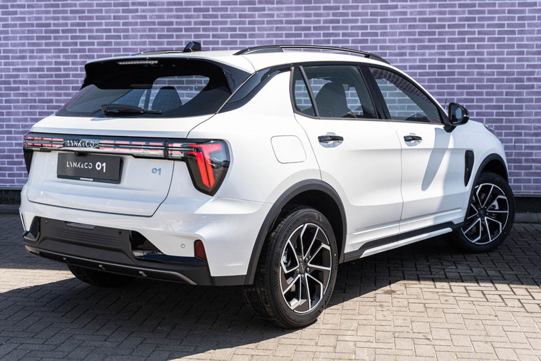 Vehicle Image 25