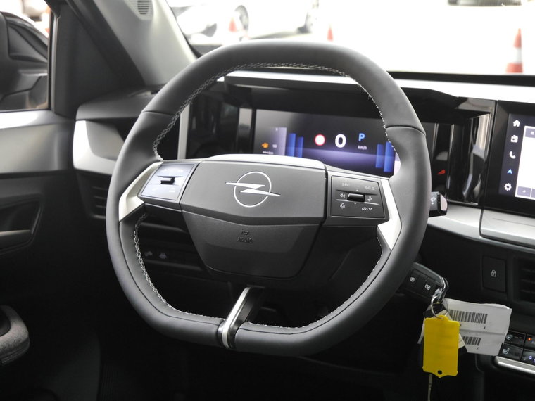 Vehicle Image 22