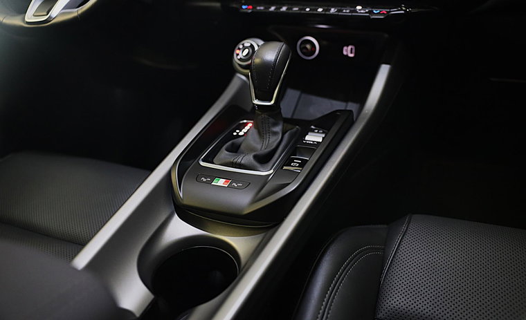 Vehicle Image 37