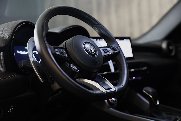 Vehicle Image 7