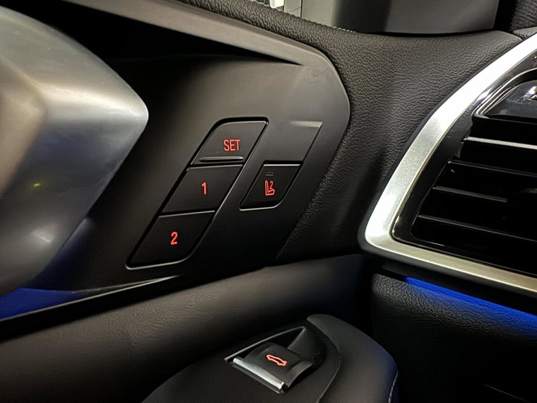 Vehicle Image 33