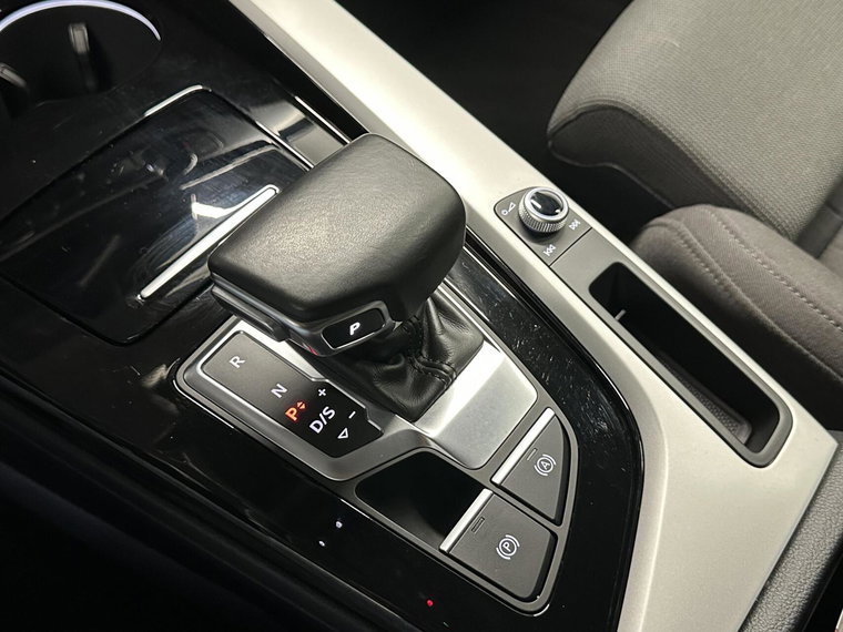 Vehicle Image 33