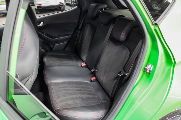 Vehicle Image 32