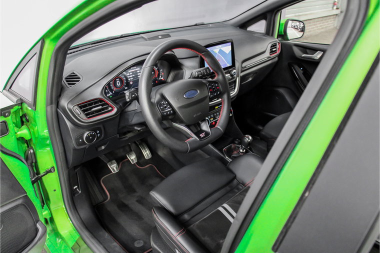 Vehicle Image 8