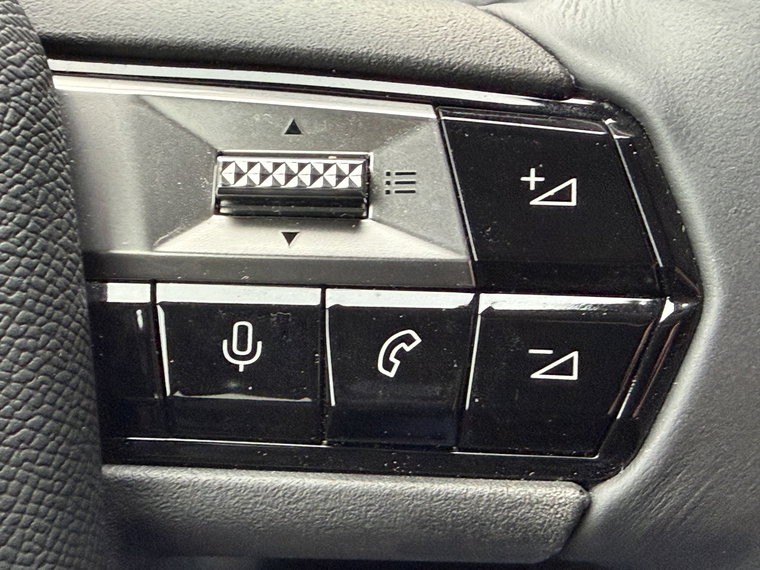 Vehicle Image 28