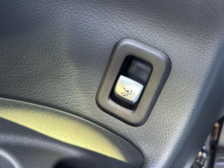 Vehicle Image 29