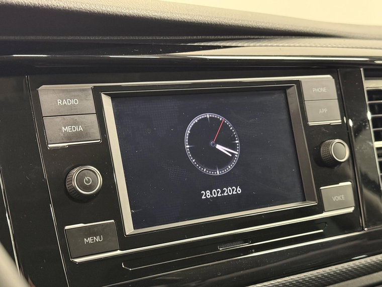 Vehicle Image 32