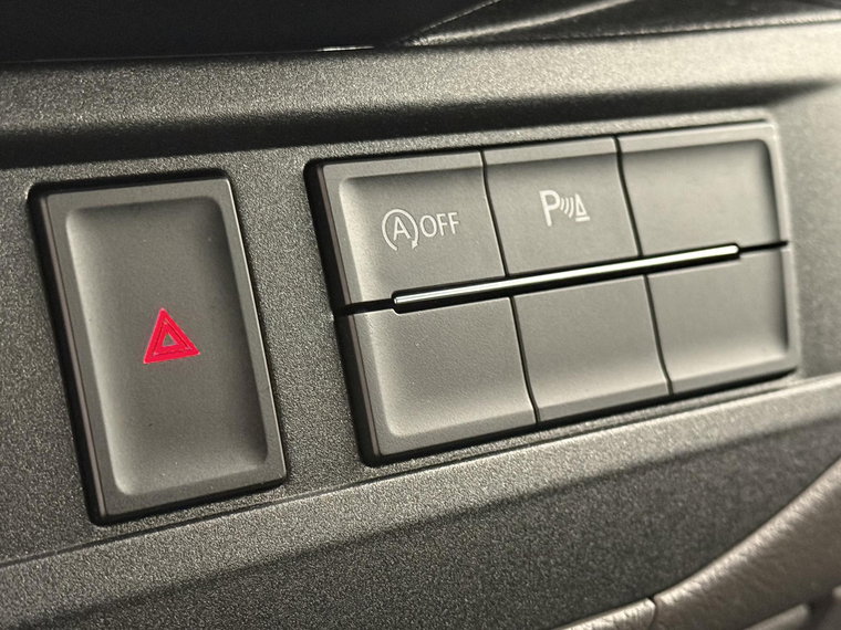 Vehicle Image 33