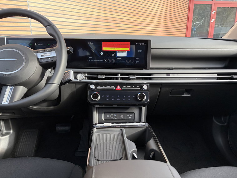 Vehicle Image 32