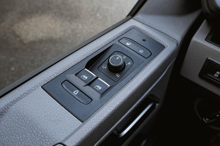 Vehicle Image 24