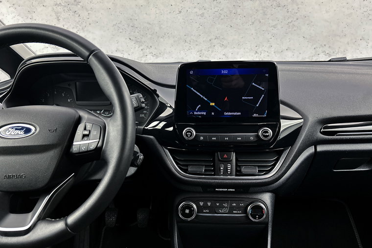 Vehicle Image 13