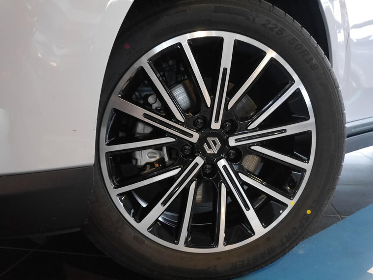Vehicle Image 30