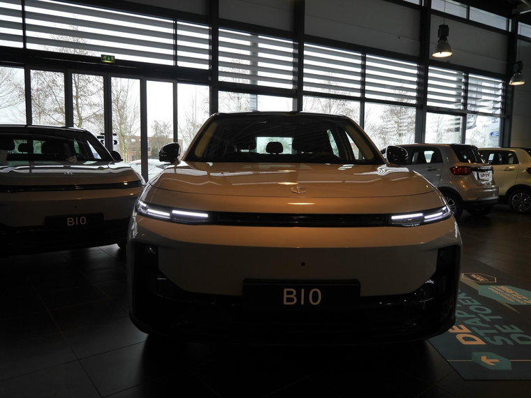 Vehicle Image 7