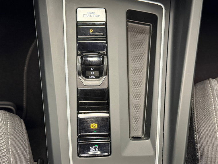 Vehicle Image 33