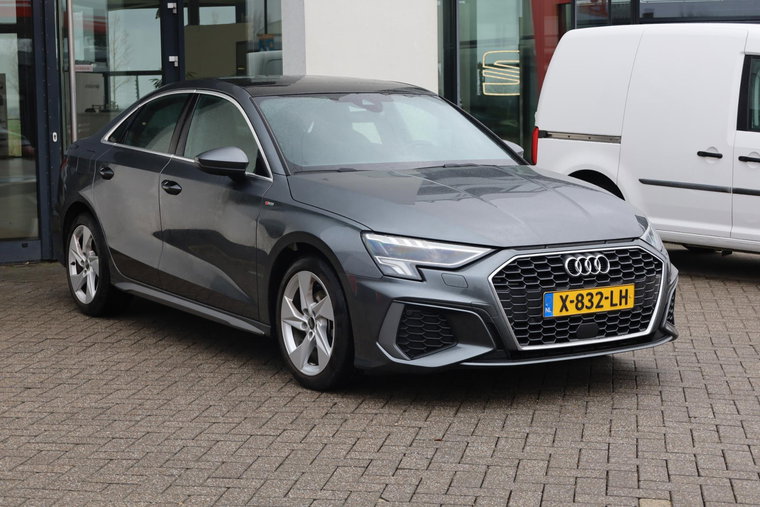 Vehicle Image 44