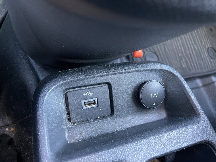 Vehicle Image 12