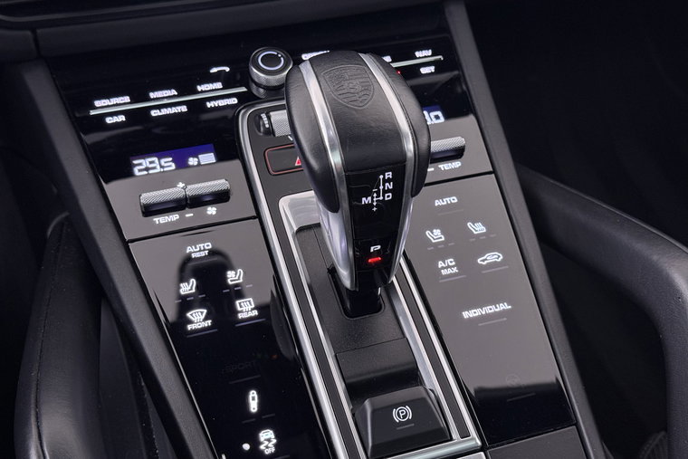 Vehicle Image 40