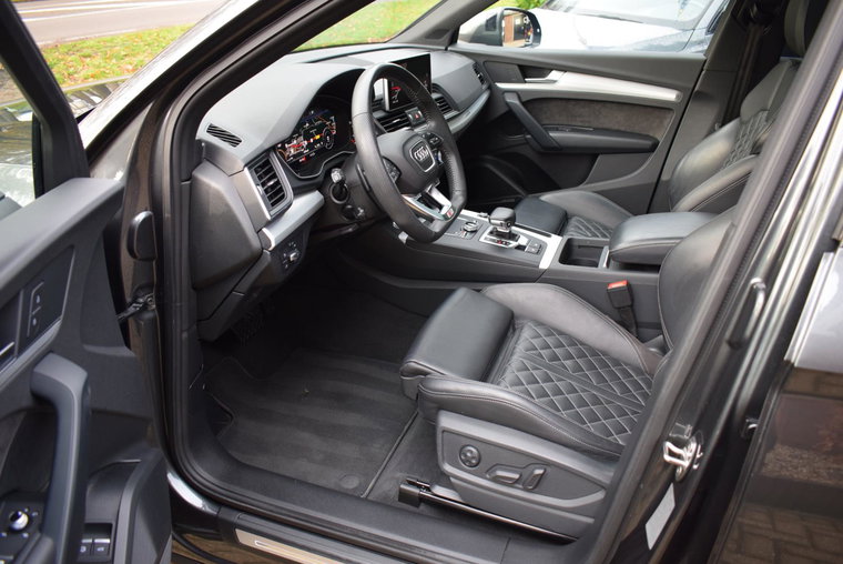 Vehicle Image 15