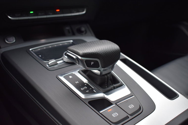 Vehicle Image 32