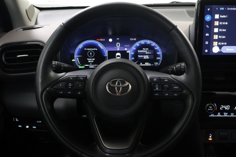 Vehicle Image 16