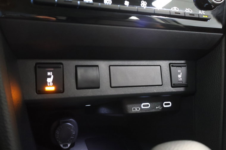 Vehicle Image 28