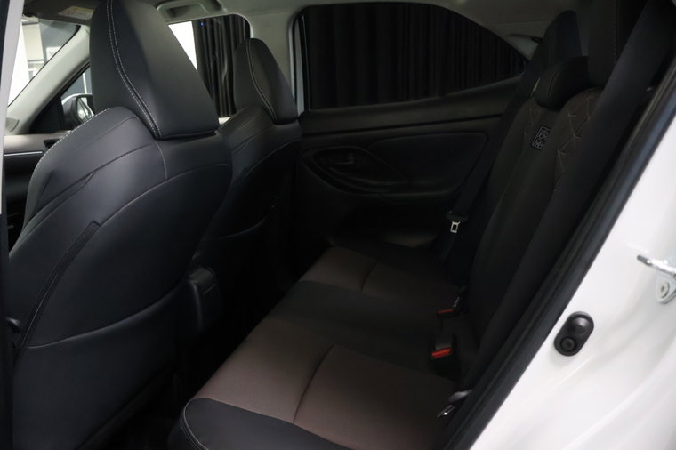 Vehicle Image 11