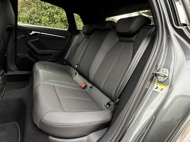 Vehicle Image 35