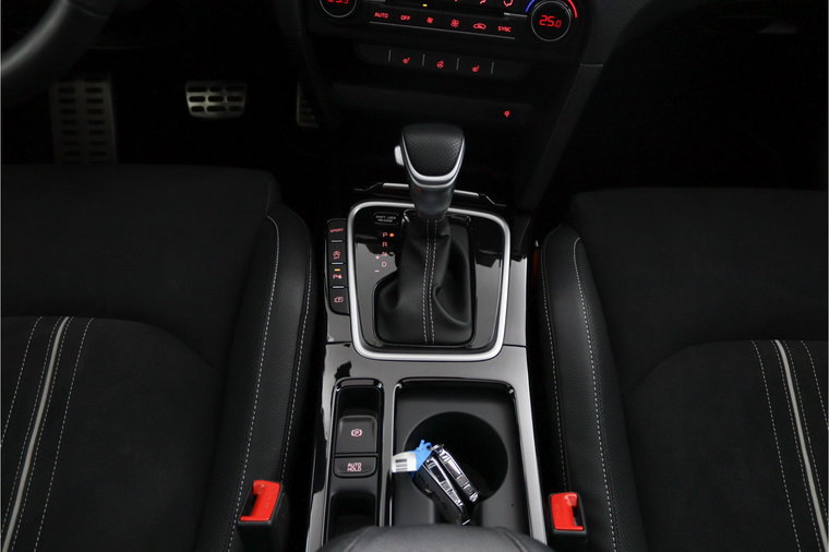 Vehicle Image 28