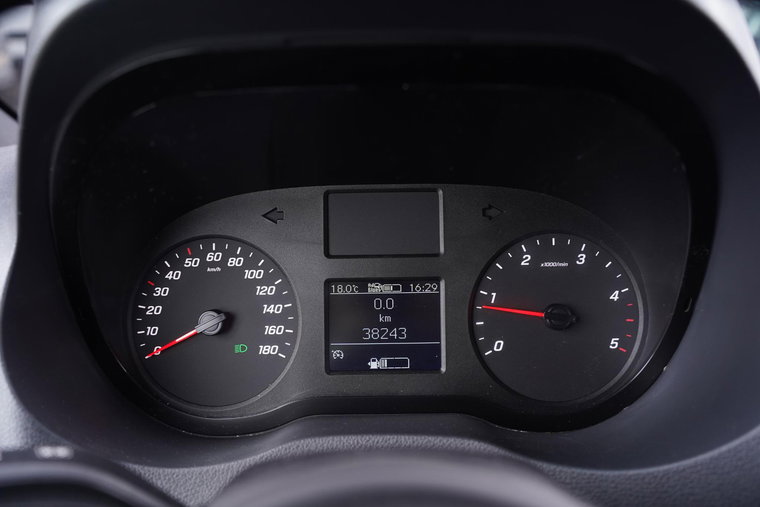 Vehicle Image 32