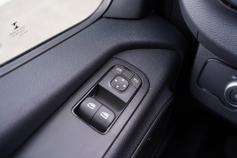 Vehicle Image 37