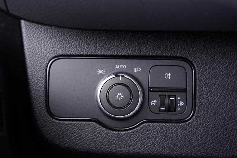 Vehicle Image 38
