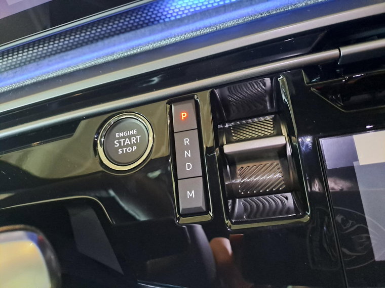 Vehicle Image 23