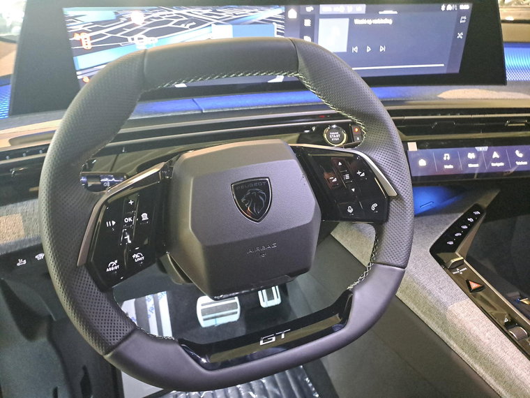 Vehicle Image 30