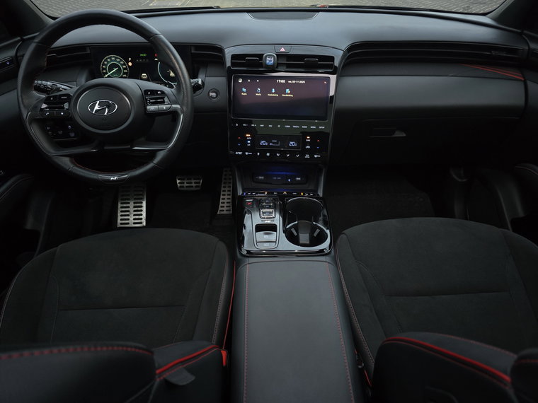 Vehicle Image 16