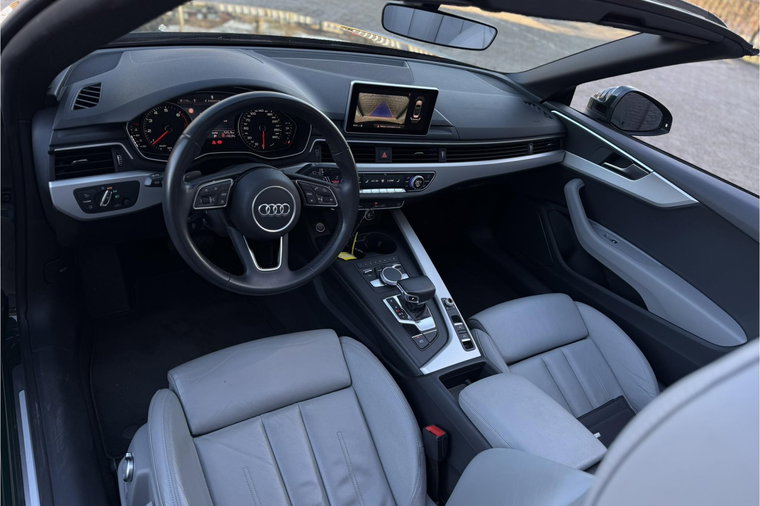 Vehicle Image 9