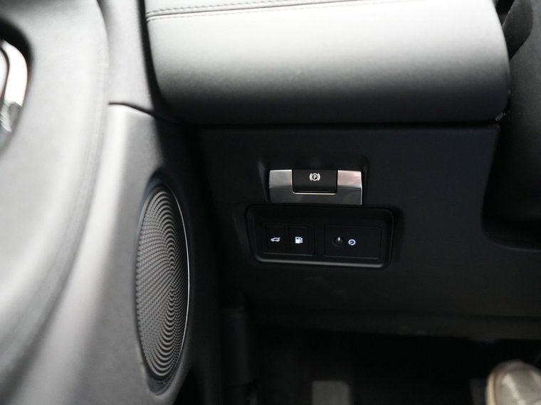 Vehicle Image 37