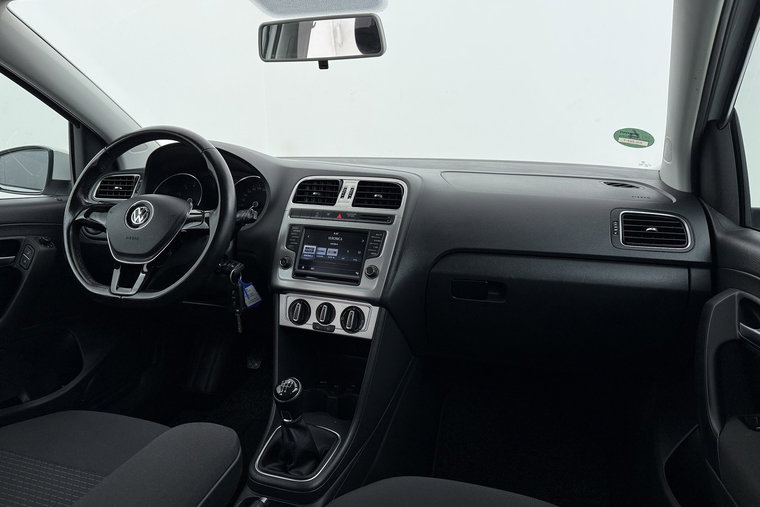 Vehicle Image 16