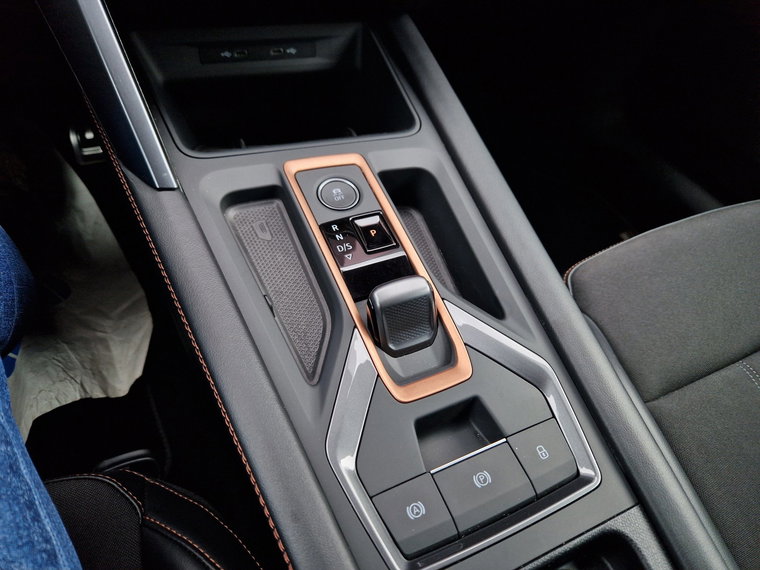 Vehicle Image 23