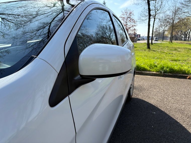 Vehicle Image 13