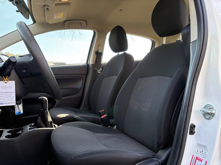 Vehicle Image 21