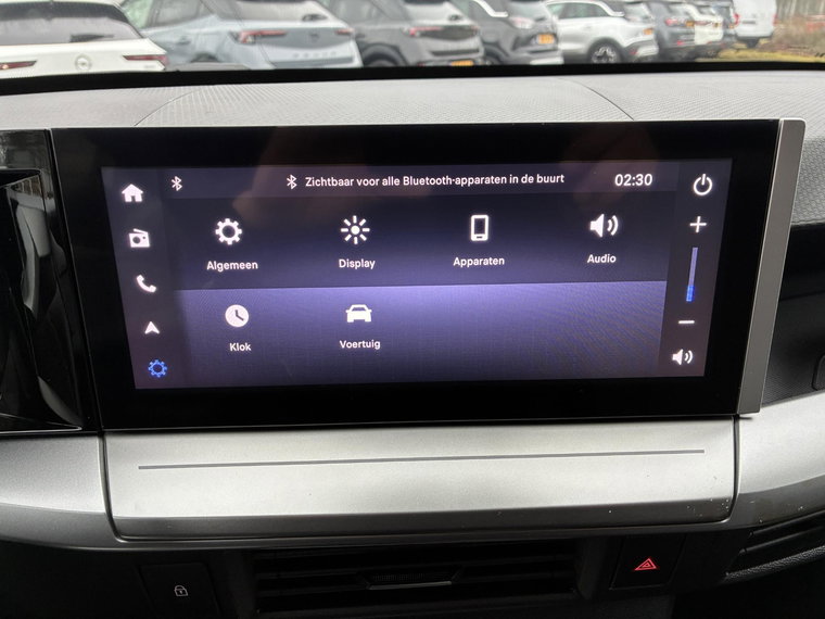 Vehicle Image 30
