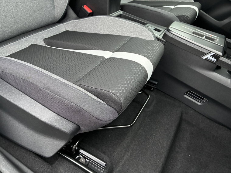 Vehicle Image 37