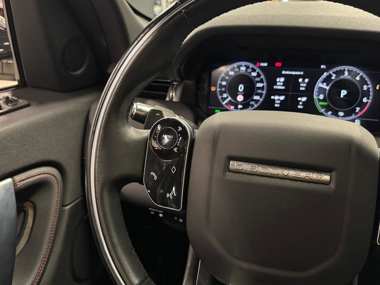 Vehicle Image 25