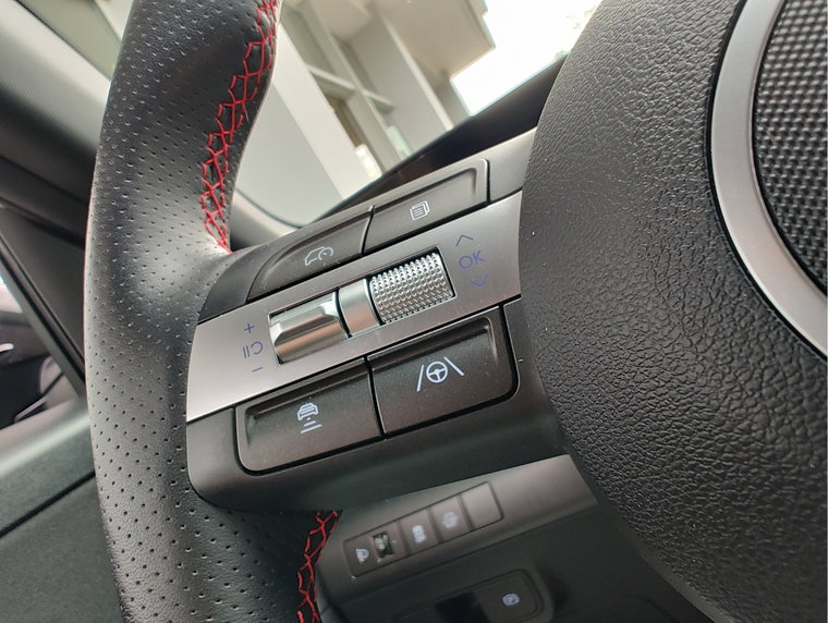 Vehicle Image 23