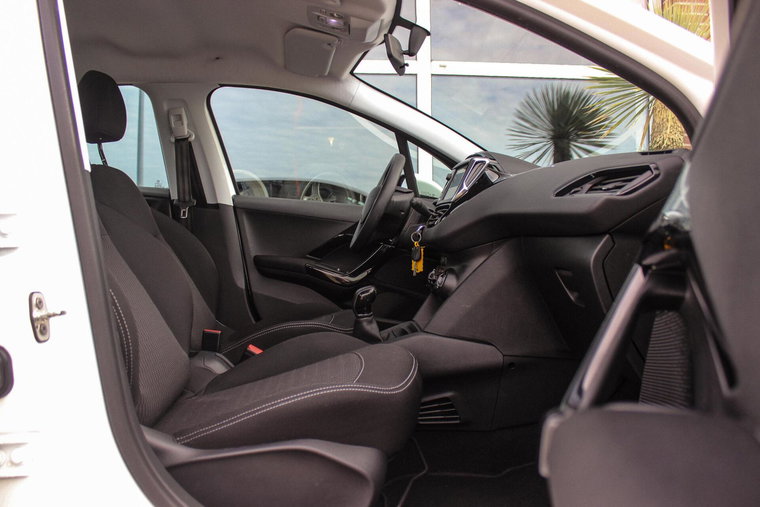 Vehicle Image 14