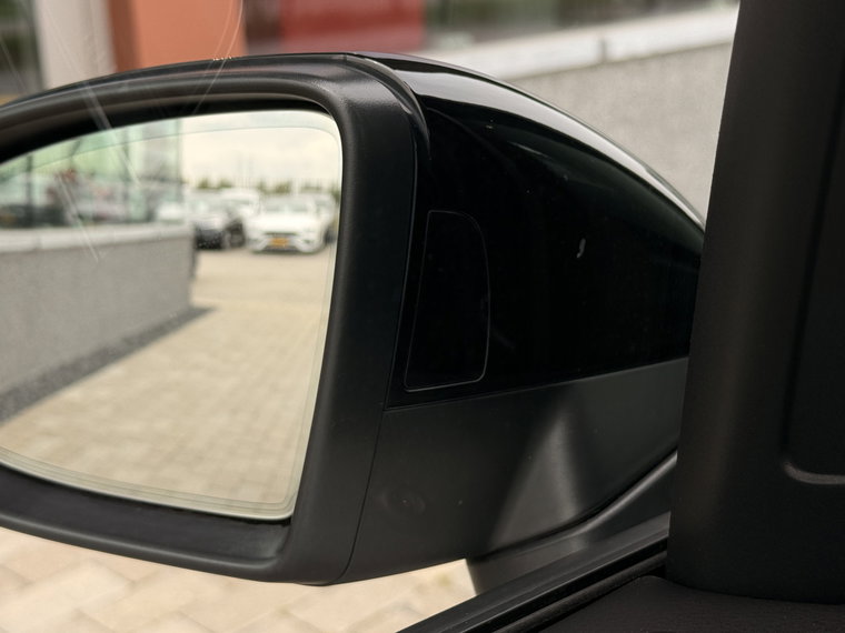Vehicle Image 27