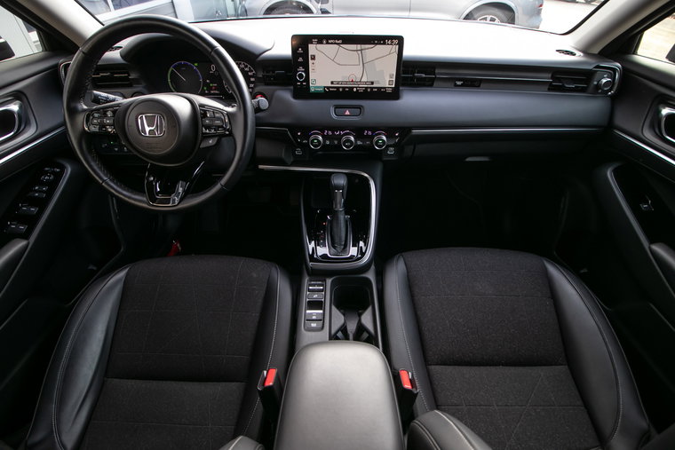 Vehicle Image 16